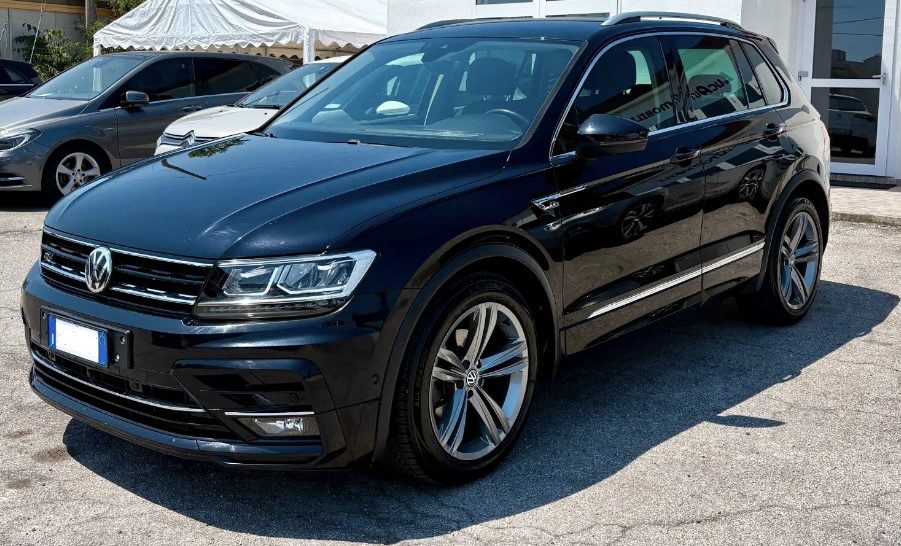 VOLKSWAGEN TIGUAN 1.6 TDI SCR Sport BlueMotion Tec